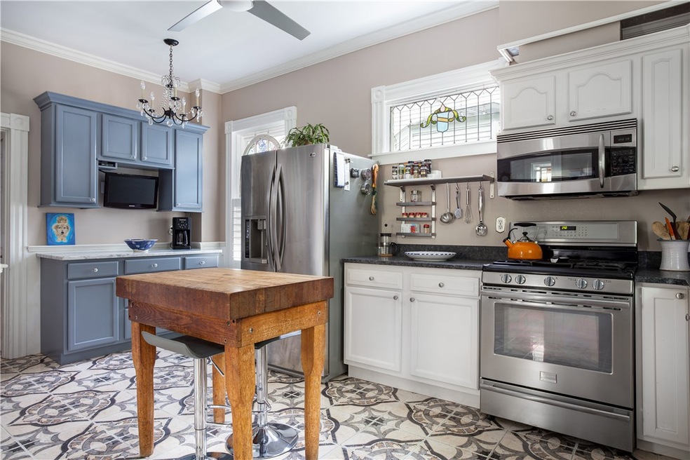 19 Calvert St, Newport, RI 02840 - photo 1