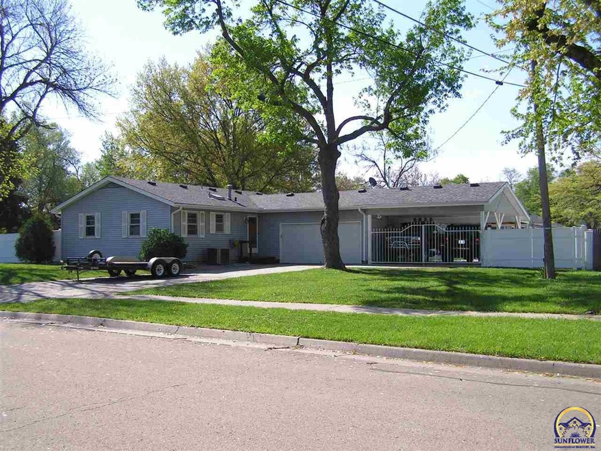 1801 SW 36th Terrace, Topeka, KS 66611 - photo 1