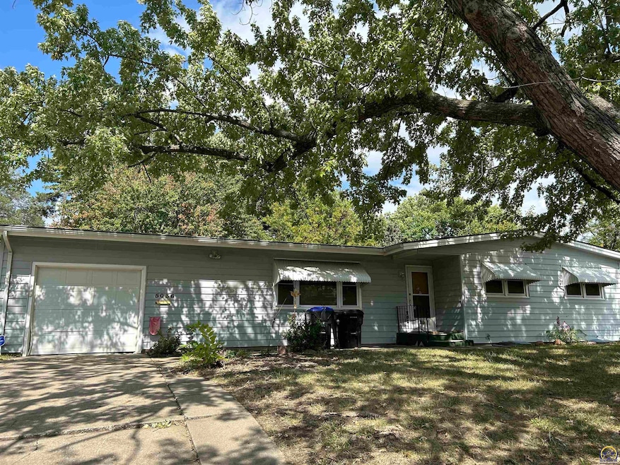 5036 SW 26th St, Topeka, KS 66614 - photo 1