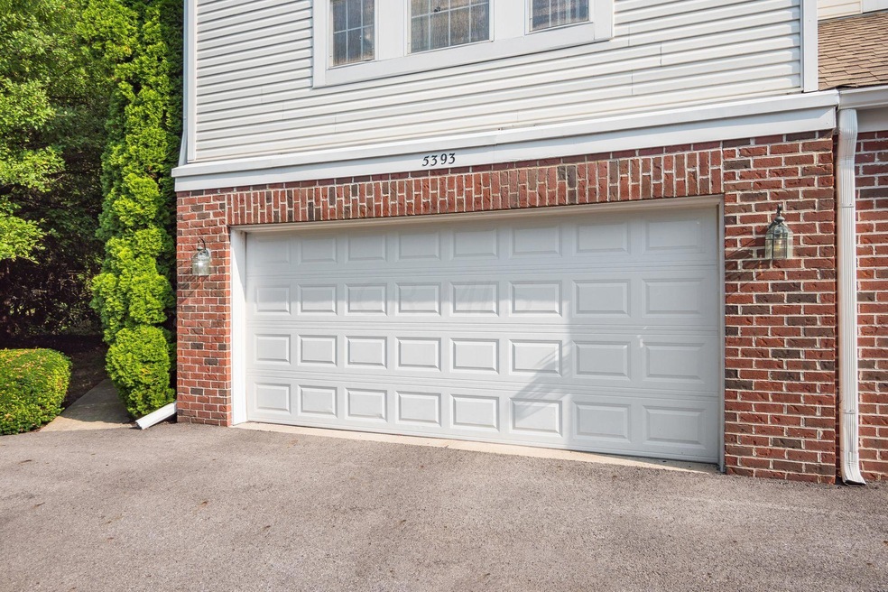 001_f_N 5393 Crossings Ln 094