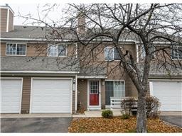 Super cute 2 bed, 1 bath townhome in convenient Bl