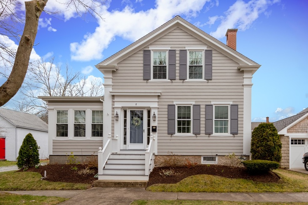 8 Walnut St, Fairhaven, MA 02719 - photo 1