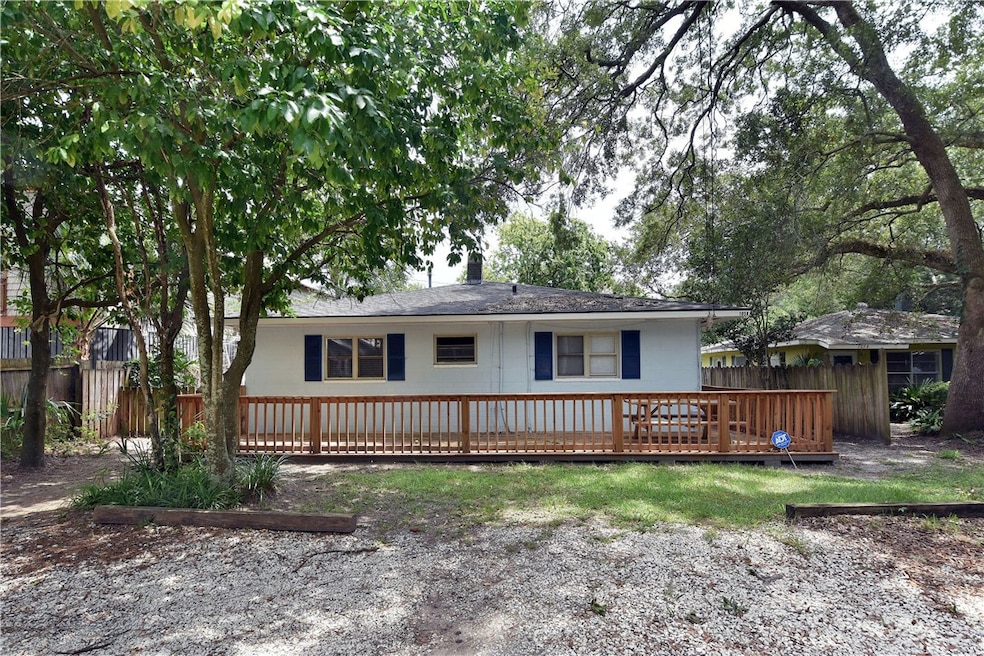 1058 Sherman Ave, Saint Simons Island, GA 31522 - photo 1