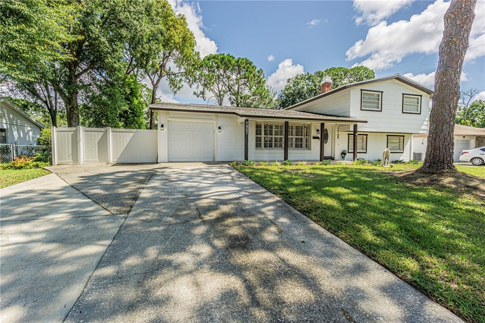 7907 W Hiawatha St, Tampa, FL 33615 - photo 1