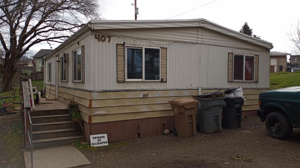 407 W Park St, Grants Pass, OR 97527 - photo 1