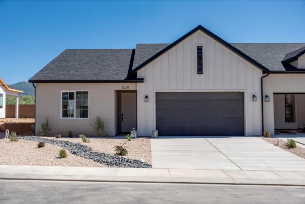 345 W Rosie Loop