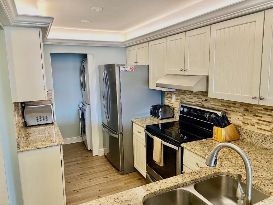 693 Seaview Ct. Kitchen.jpg iphone