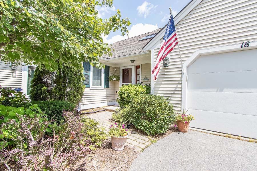 18 Rolling Green Lane
