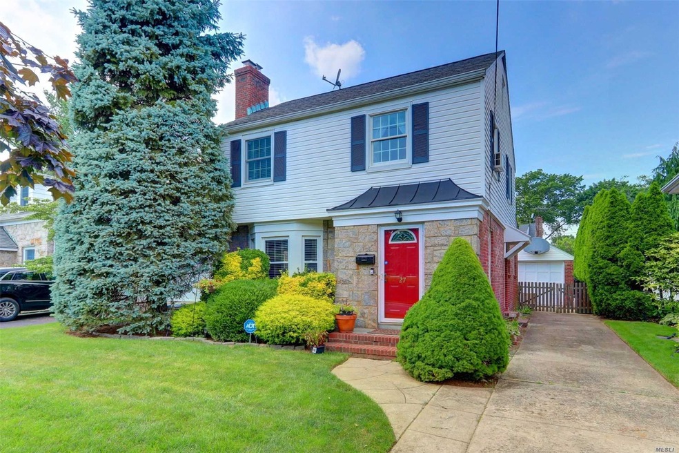 27 Azalia Ct, Hempstead, NY 11550 - photo 1