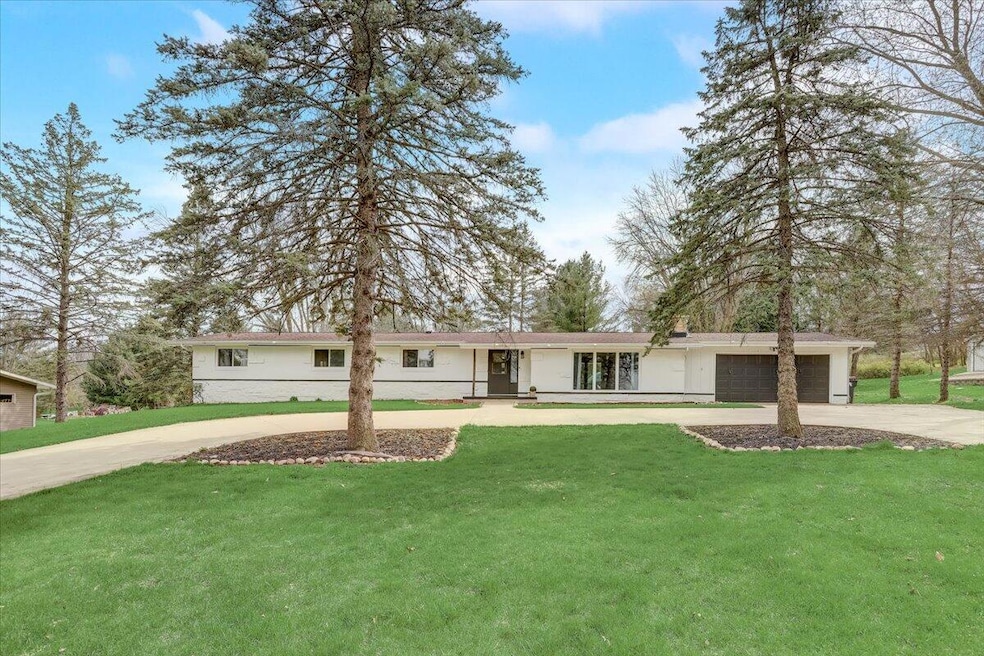 744 Spruce St, Hustisford, WI 53034 MLS 1832465