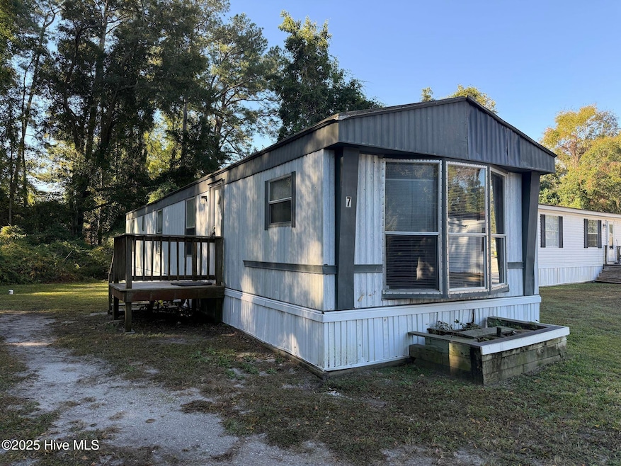 113 Barbour Rd unit 7, Hubert, NC 28539 - photo 1