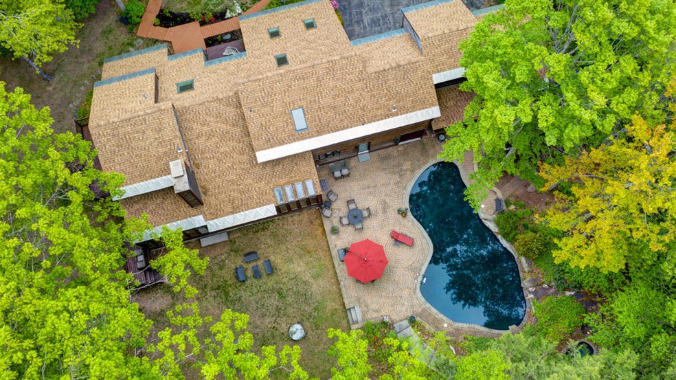 9 Hemlock Creek