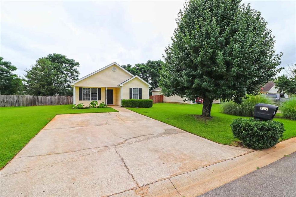 219 Haverhill Cir, Warner Robins, GA 31088 - photo 1