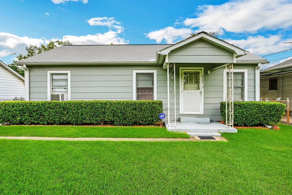 6207 Kirkwood St, Houston, TX 77022 - photo 1