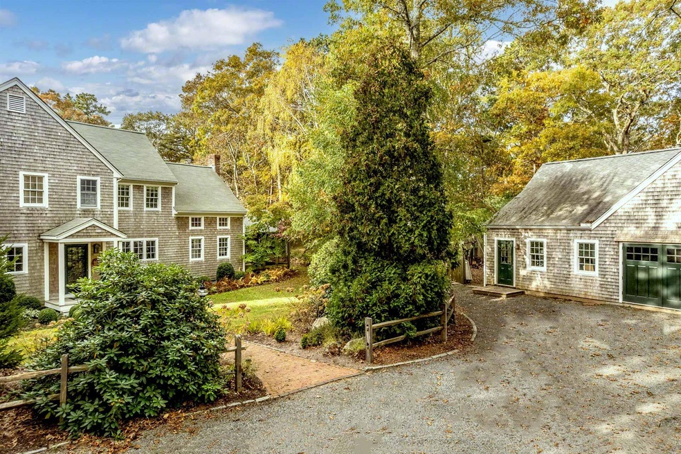 39 Stonegate Cir, Vineyard Haven, MA 02568 - photo 1