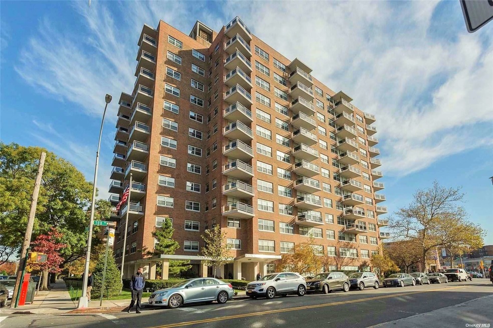 70-31 108th St unit 8K, Forest Hills, NY 11375 - photo 1