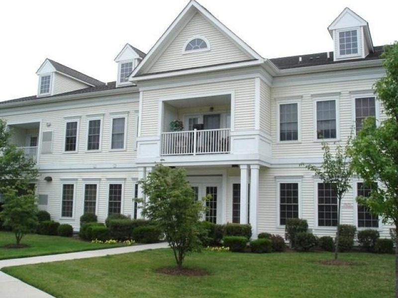 1016 Brookfield Glen Dr unit 16, Belvidere, NJ 07823 - photo 1