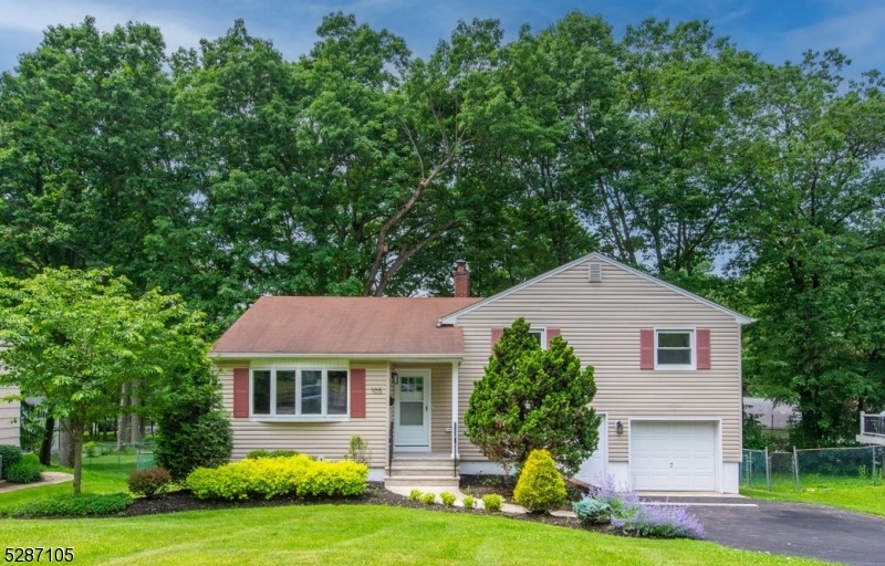 105 N Livingston Ave, Livingston, NJ 07039 - photo 1