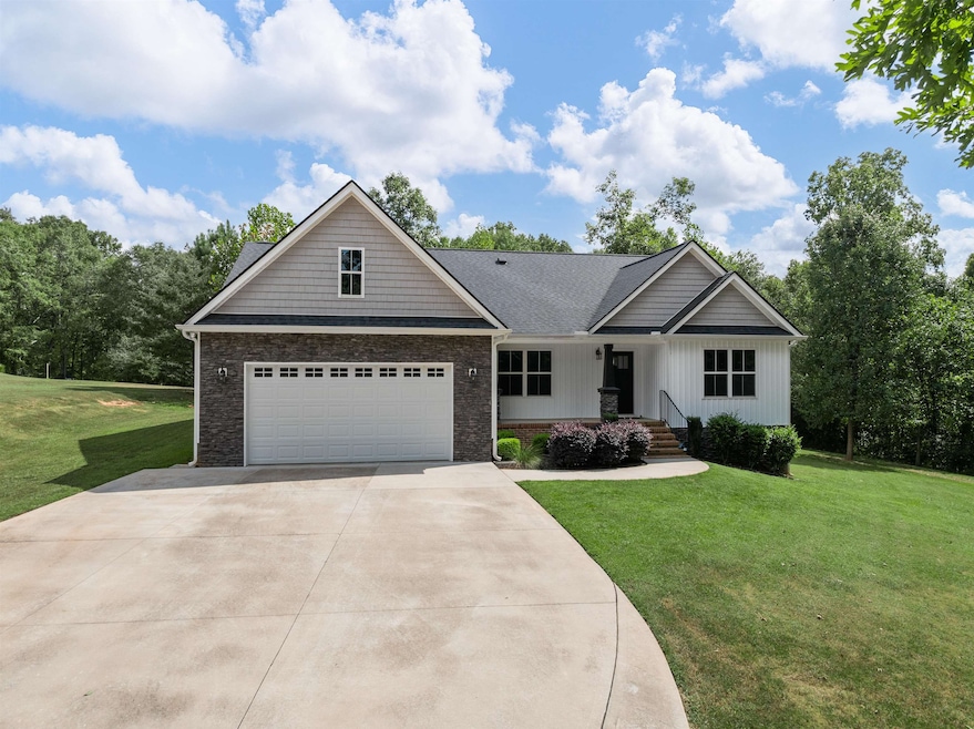 10938 Reidville Rd, Greer, SC 29651 - photo 1