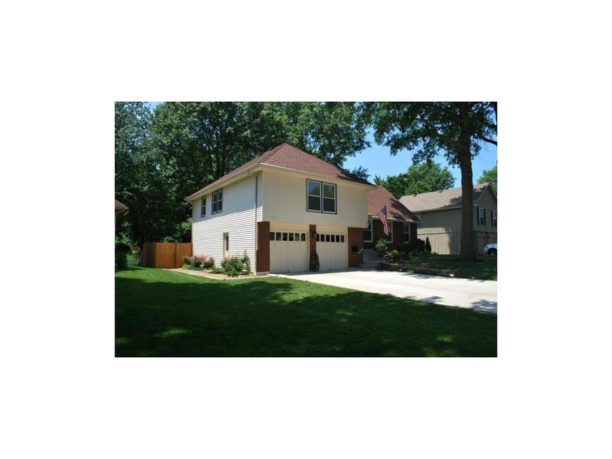 New Wide Driveway & Steps! Beautifully Landscaped 