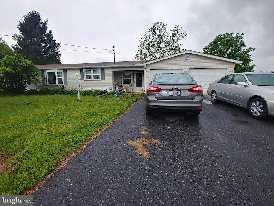 1774 Howard St, Chambersburg, PA 17201 - photo 1