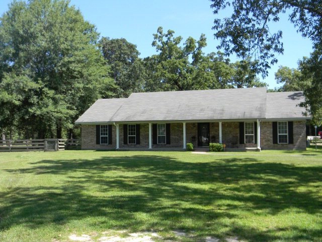 1068 Roper Rd, Lufkin, TX 75904 - photo 1