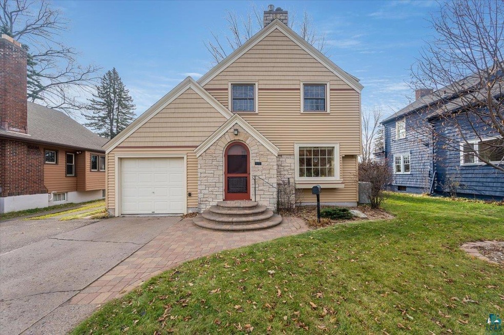 218 W Arrowhead Rd, Duluth, MN 55803 - photo 1