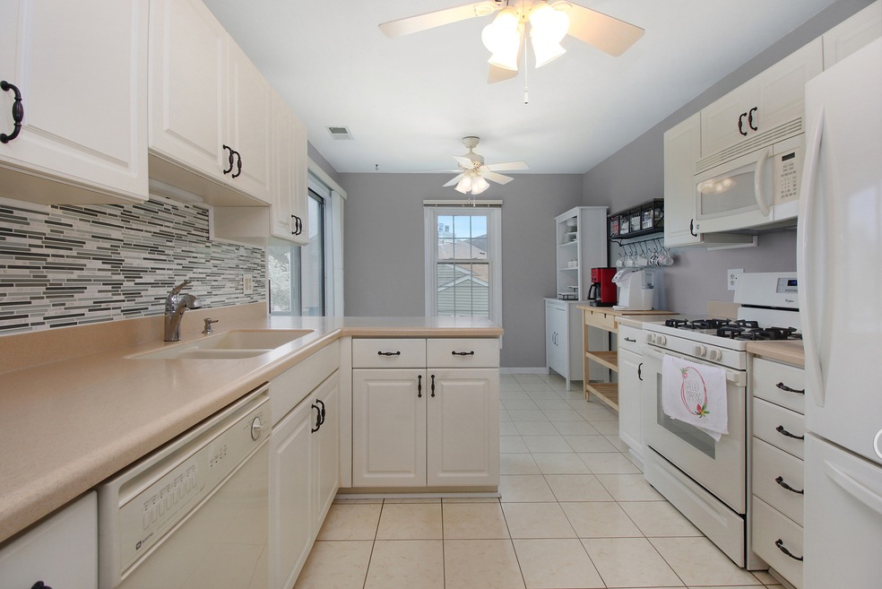 2110 Lancaster Cir unit 201A, Naperville, IL 60565 - photo 1