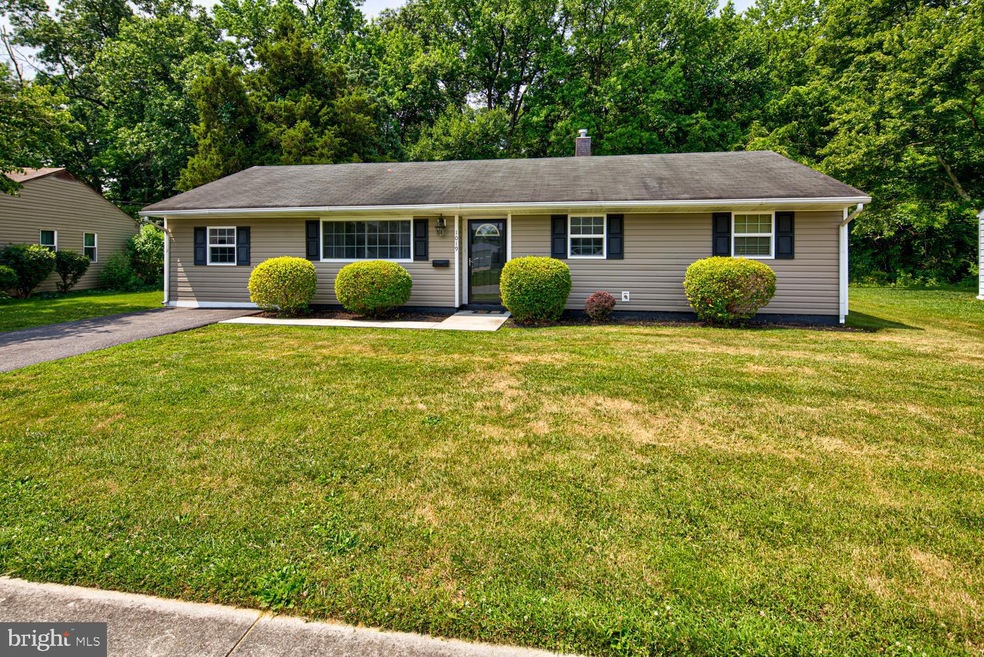 1019 S Gerald Dr, Newark, DE 19713 - photo 1