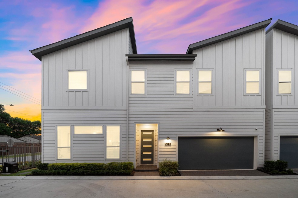 502 W Donovan St unit L, Houston, TX 77091 - photo 1