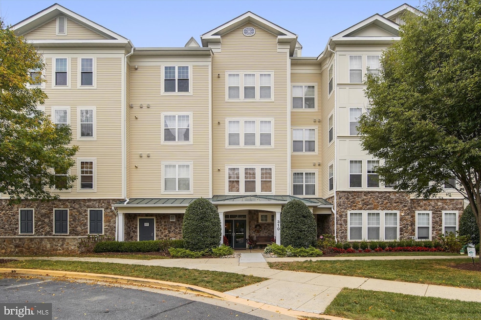 310 High Gables Dr unit 402, Gaithersburg, MD 20878 - photo 1