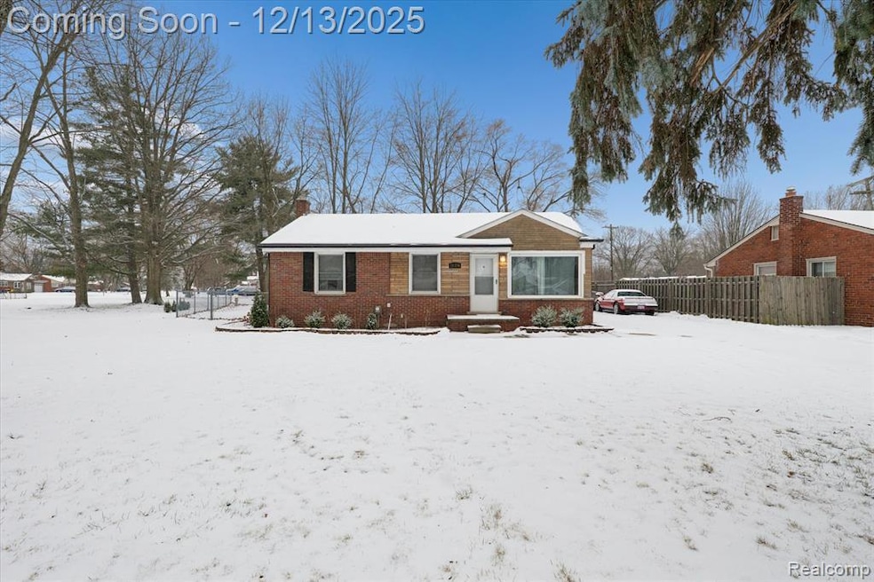 21376 Wendell St, Clinton Township, MI 48036 - photo 1