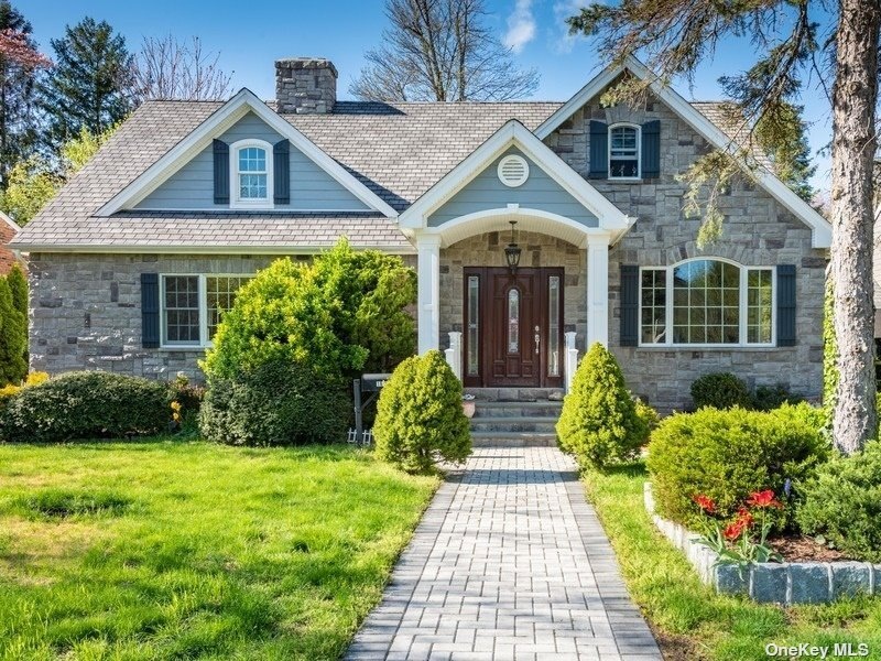 181 Bourndale Rd N, Manhasset, NY 11030 - photo 1