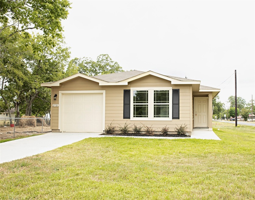 2721 Avenue B, Bay City, TX 77414 - photo 1