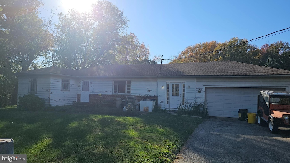 892 Old York Rd, East Windsor, NJ 08520 - photo 1