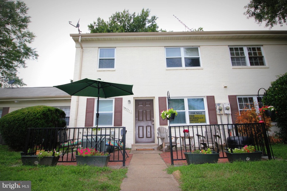 9771 Hagel Cir unit E, Lorton, VA 22079 - photo 1