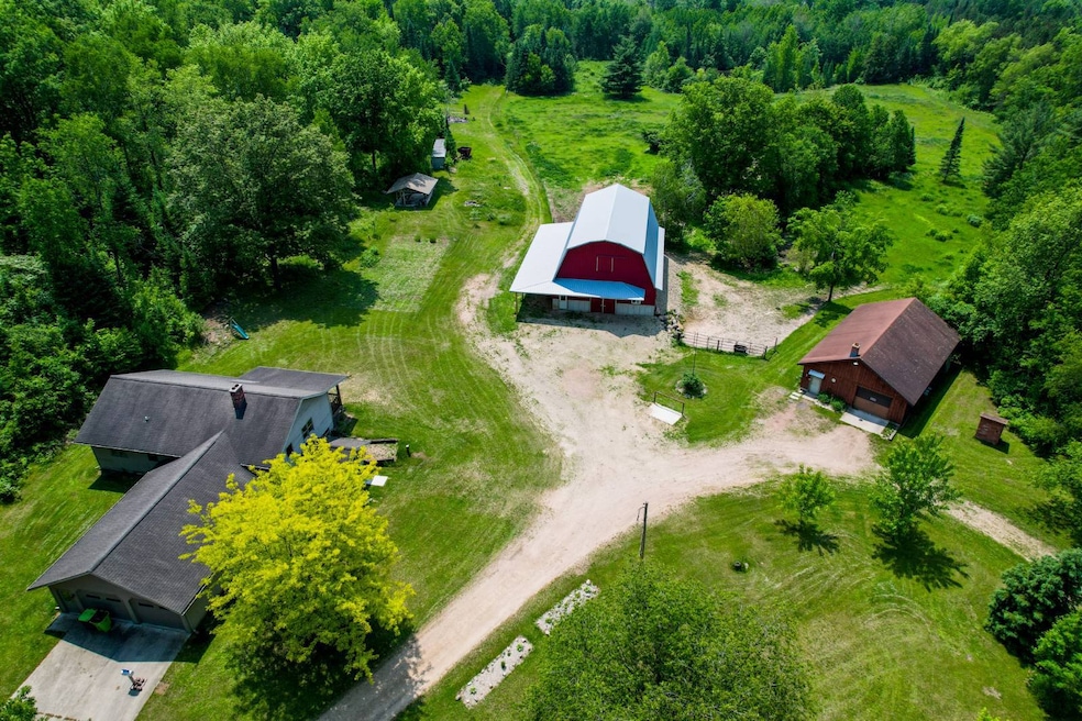 E5254 E Circle j Rd, Marion, WI 54950 - photo 1