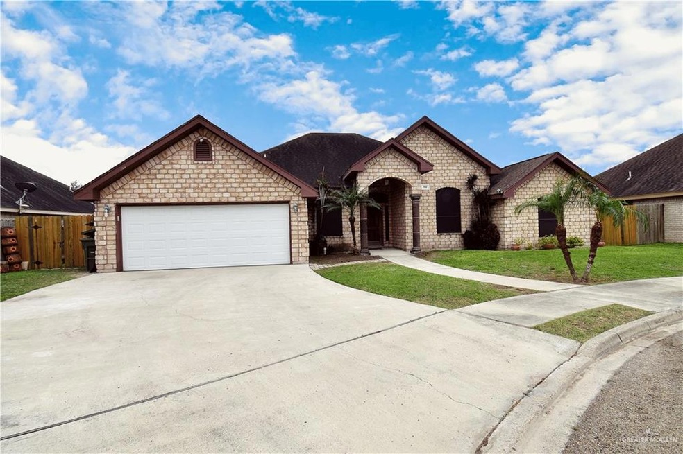 916 E Dorothy Ave, Pharr, TX 78577 - photo 1