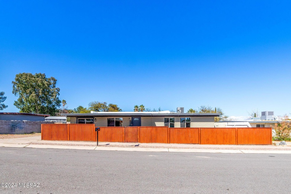 2-web-or-mls-1256 W Calle del Ensayador-