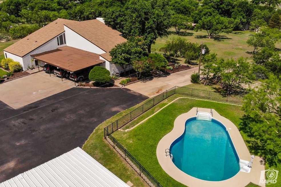 11046 Twin Lakes Ln, San Angelo, TX 76904 - photo 1