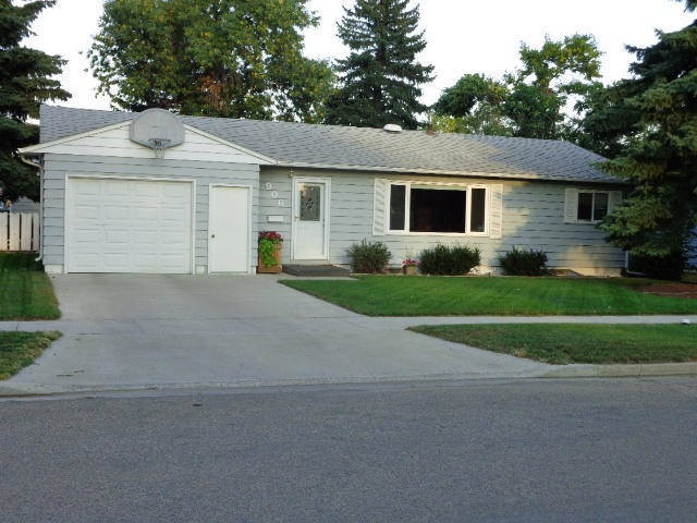 906 17th Ave. West<|><|>