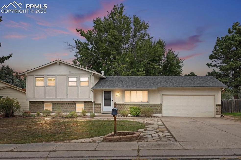 Welcome Home to this beautiful Tri level home!