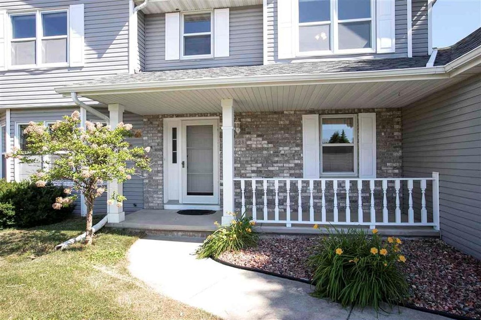 2228 W Seneca Dr, Appleton, WI 54914 - photo 1