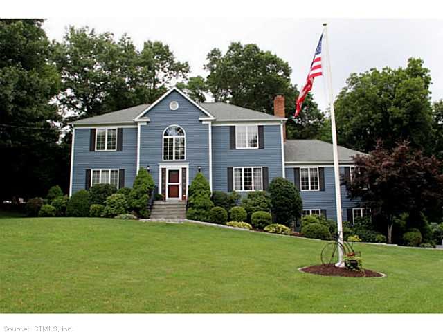 623 Aspen Ln, Orange, CT 06477 - photo 1