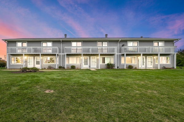 17438 W Walnut Ln unit 2F, Gurnee, IL 60031 - photo 1