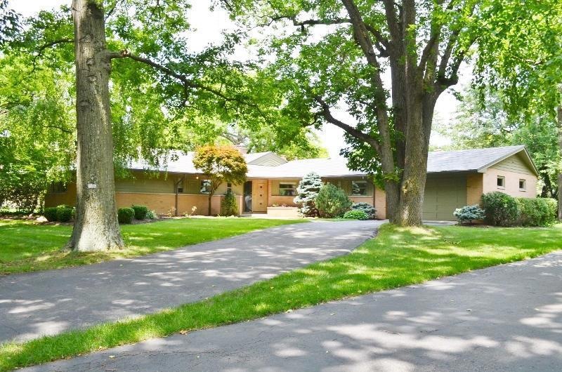 2746 Brentwood Rd, Columbus, OH 43209 - photo 1