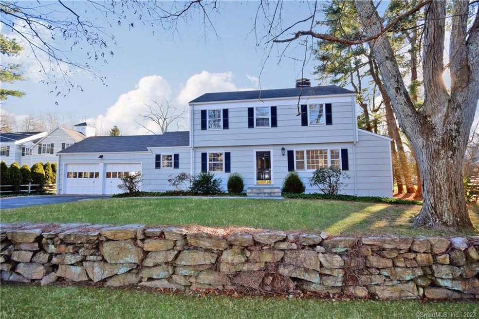 4 Salt Box Ln E, Darien, CT 06820 - photo 1