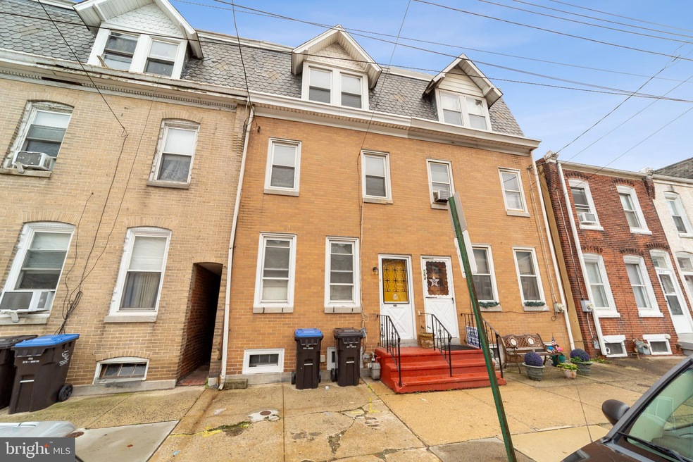 566 E Main St, Norristown, PA 19401 - photo 1