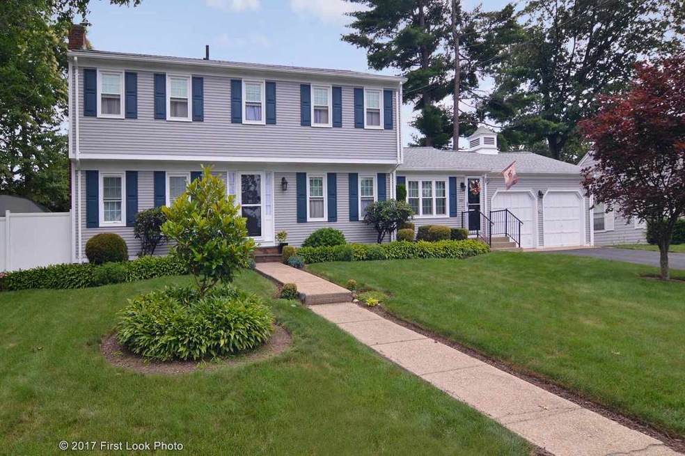 222 Summit Dr, Cranston, RI 02920 - photo 1