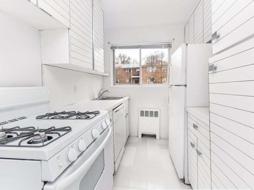 35 S Broadway unit M2, Irvington, NY 10533 - photo 1